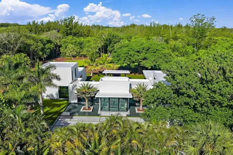 12 N Beach Road Jupiter Island FL 33455
