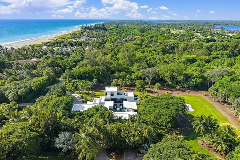 12 N Beach Road Jupiter Island FL 33455