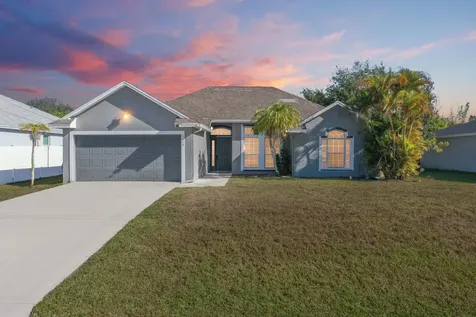 2619 Sw Fair Isle Road Port Saint Lucie FL 34987