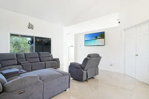 2619 Sw Fair Isle Road Port Saint Lucie FL 34987