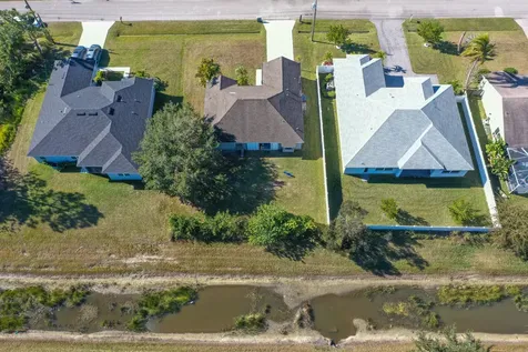 2619 Sw Fair Isle Road Port Saint Lucie FL 34987