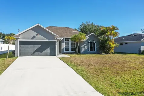 2619 Sw Fair Isle Road Port Saint Lucie FL 34987