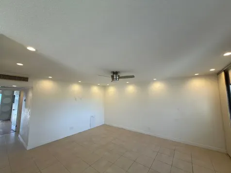741 Monaco P Delray Beach FL 33446