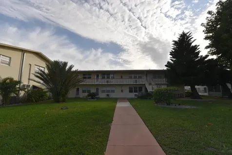 112 Salisbury West Palm Beach FL 33417