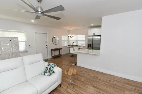 112 Salisbury West Palm Beach FL 33417