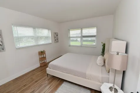112 Salisbury West Palm Beach FL 33417