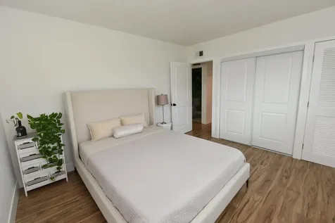 112 Salisbury West Palm Beach FL 33417