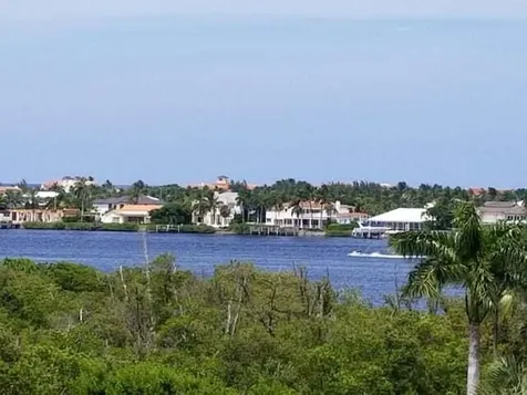 1000 Scotia Drive Hypoluxo FL 33462