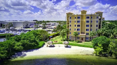 1000 Scotia Drive Hypoluxo FL 33462