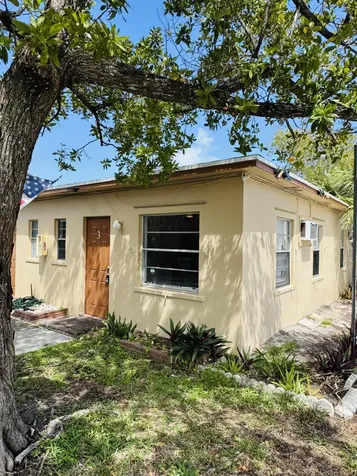 1101 N Federal Highway Lake Worth Beach FL 33460
