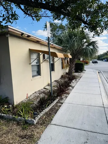 1101 N Federal Highway Lake Worth Beach FL 33460