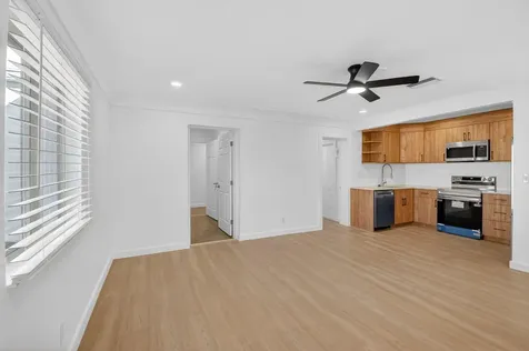 379 Nw 23rd Street Boca Raton FL 33431