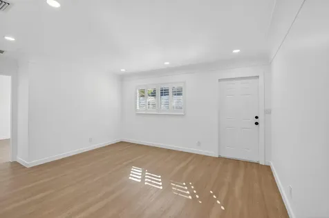 379 Nw 23rd Street Boca Raton FL 33431