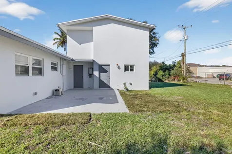 379 Nw 23rd Street Boca Raton FL 33431