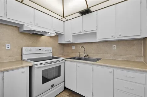 2004 Lake Osborne Drive Lake Worth Beach FL 33461