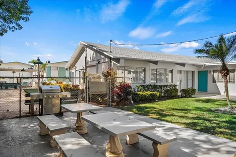 2004 Lake Osborne Drive Lake Worth Beach FL 33461