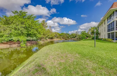 5560 Tamberlane Circle Palm Beach Gardens FL 33418