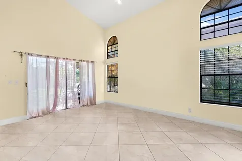 4134 Nw 2nd Lane Delray Beach FL 33445