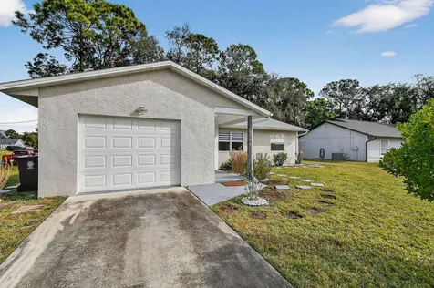 1757 Sw Ocean Cove Avenue Port Saint Lucie FL 34953