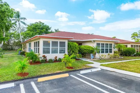 4935 Nw 2nd Street Delray Beach FL 33445