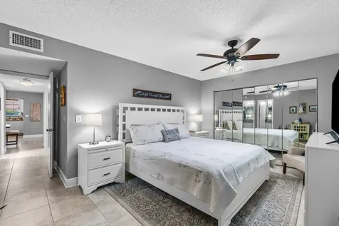 4935 Nw 2nd Street Delray Beach FL 33445