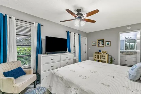 4935 Nw 2nd Street Delray Beach FL 33445