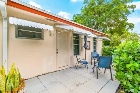 4935 Nw 2nd Street Delray Beach FL 33445