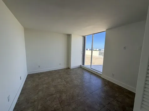 2000 NE 135th Street North Miami FL 33181
