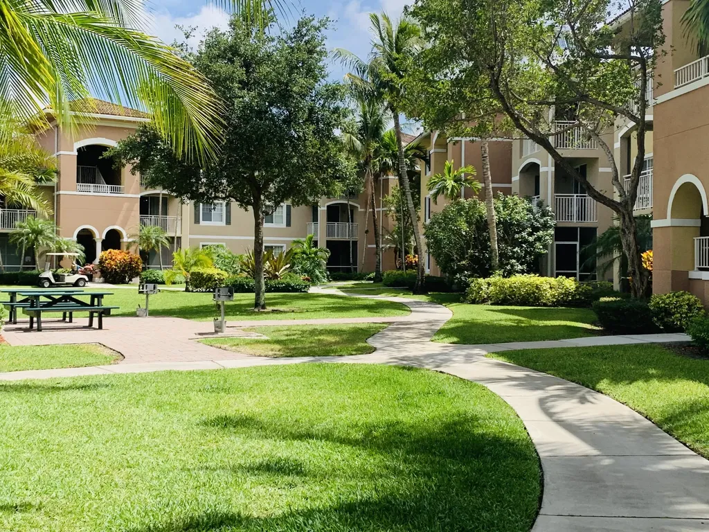 6521 Emerald Dunes Drive West Palm Beach FL 33411