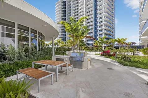 220 Lake Shore Drive Lake Park FL 33403