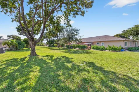 1320 High Point Place Delray Beach FL 33445