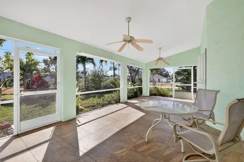 184 Sw Uneeda Place Port Saint Lucie FL 34953