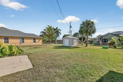 184 Sw Uneeda Place Port Saint Lucie FL 34953