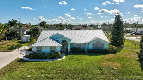 184 Sw Uneeda Place Port Saint Lucie FL 34953
