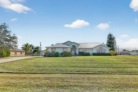 184 Sw Uneeda Place Port Saint Lucie FL 34953