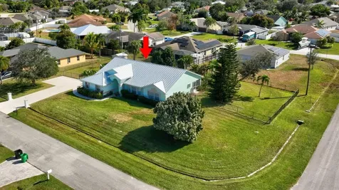 184 Sw Uneeda Place Port Saint Lucie FL 34953