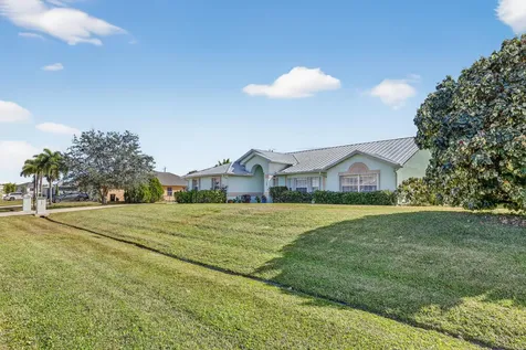184 Sw Uneeda Place Port Saint Lucie FL 34953