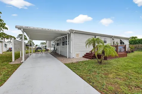 9020 Fomento Bay Boynton Beach FL 33436