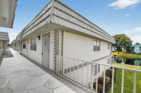 471 Monaco J Delray Beach FL 33446