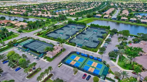 471 Monaco J Delray Beach FL 33446