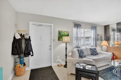 471 Monaco J Delray Beach FL 33446