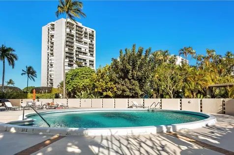 2425 Presidential Way West Palm Beach FL 33401