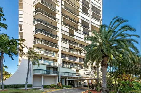 2425 Presidential Way West Palm Beach FL 33401