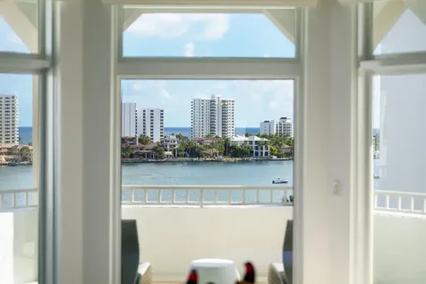 300 Se 5th Avenue Boca Raton FL 33432