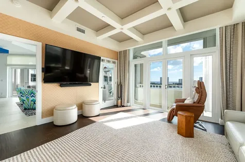 300 Se 5th Avenue Boca Raton FL 33432