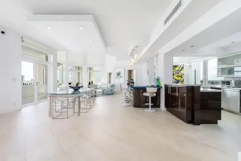 300 Se 5th Avenue Boca Raton FL 33432