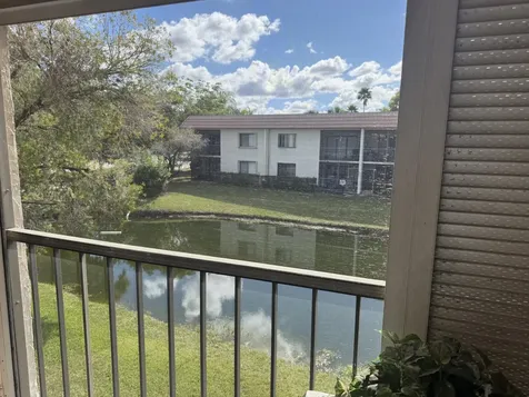 399 Lakeview Drive Weston FL 33326