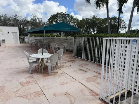 399 Lakeview Drive Weston FL 33326