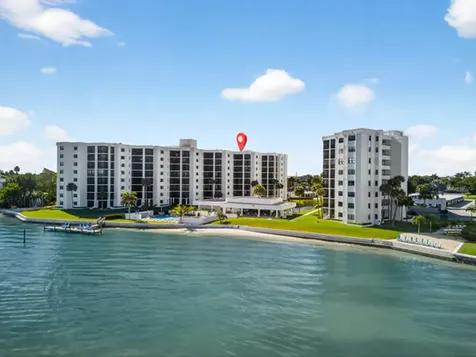 19800 Sandpointe Bay Drive Tequesta FL 33469