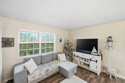 1506 Se Royal Green Circle Port Saint Lucie FL 34952